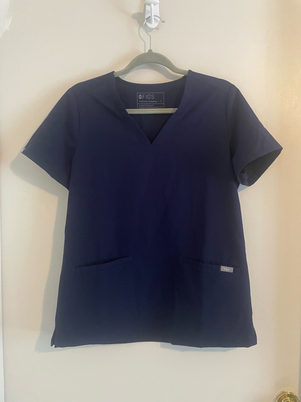 FIGS Casma Three-Pocket Scrub Top Navy S EUC